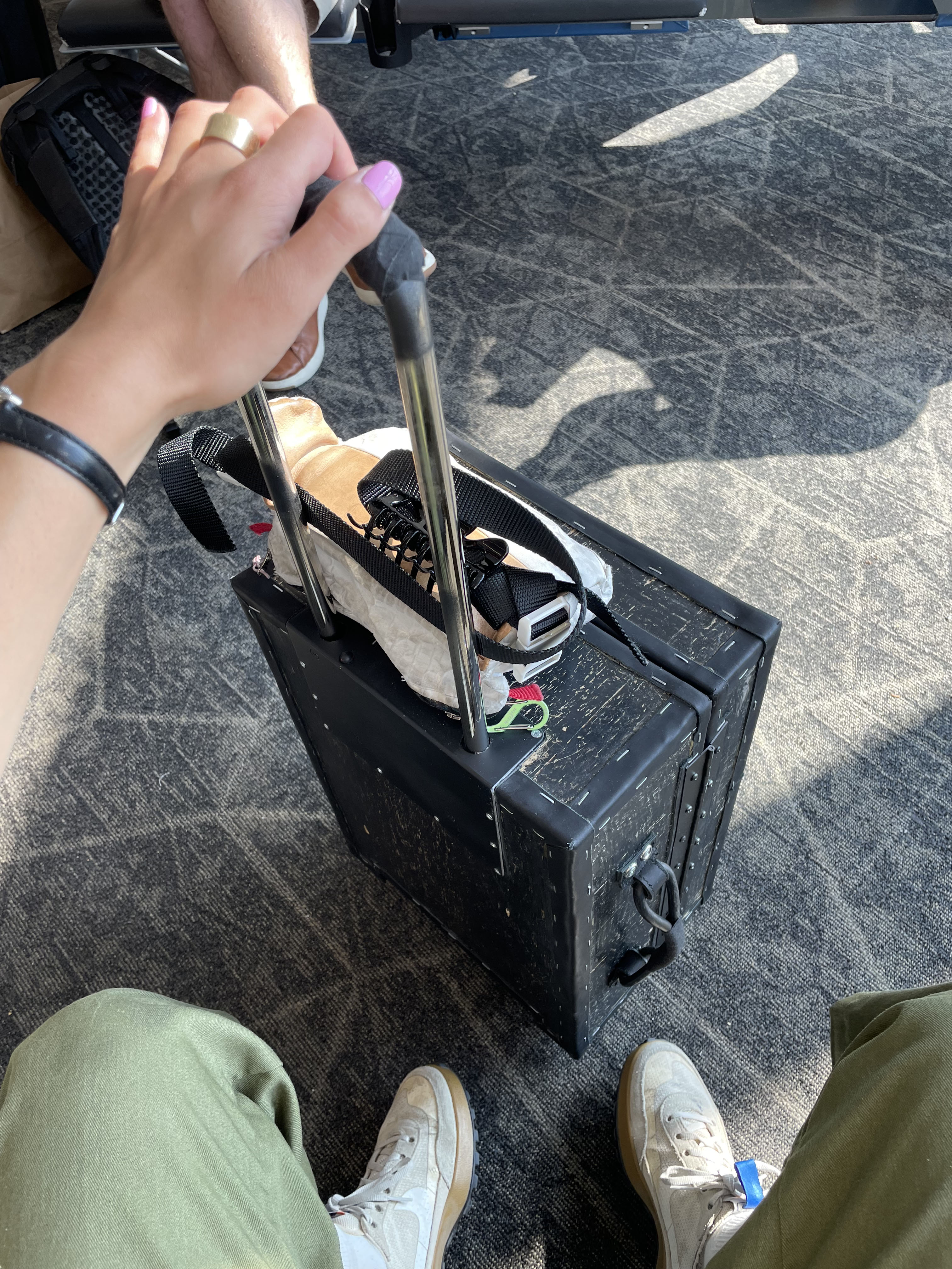 blacktrunk_airportback