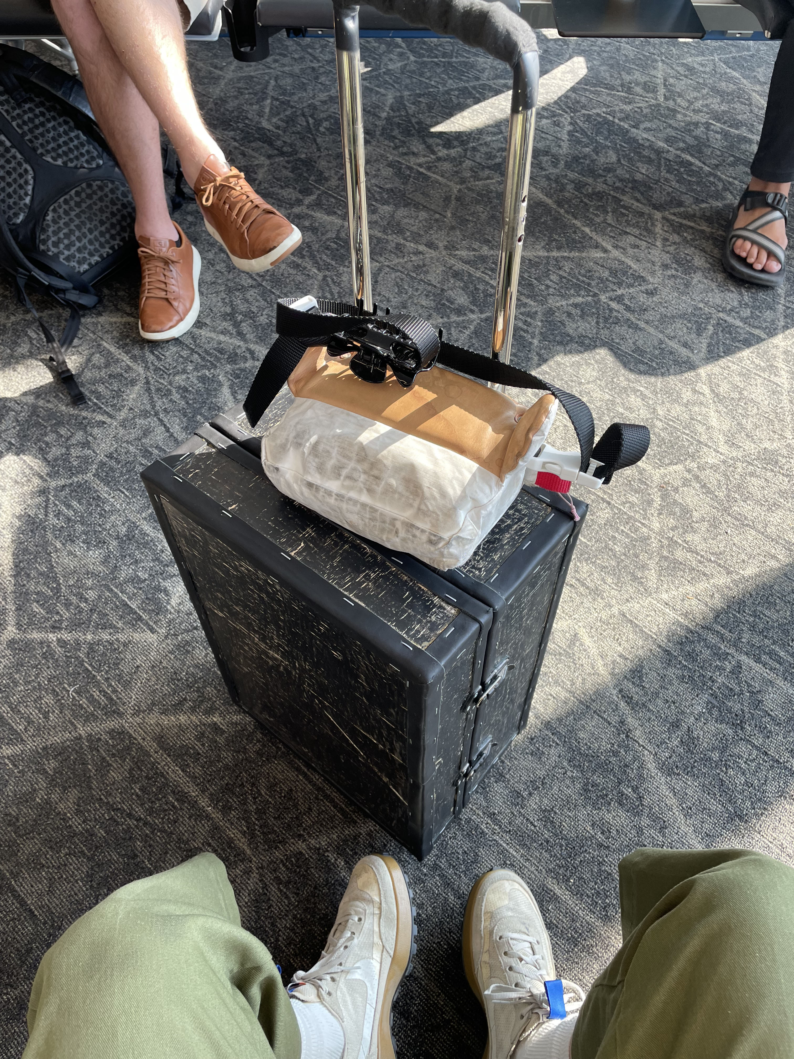 blacktrunk_airportfront